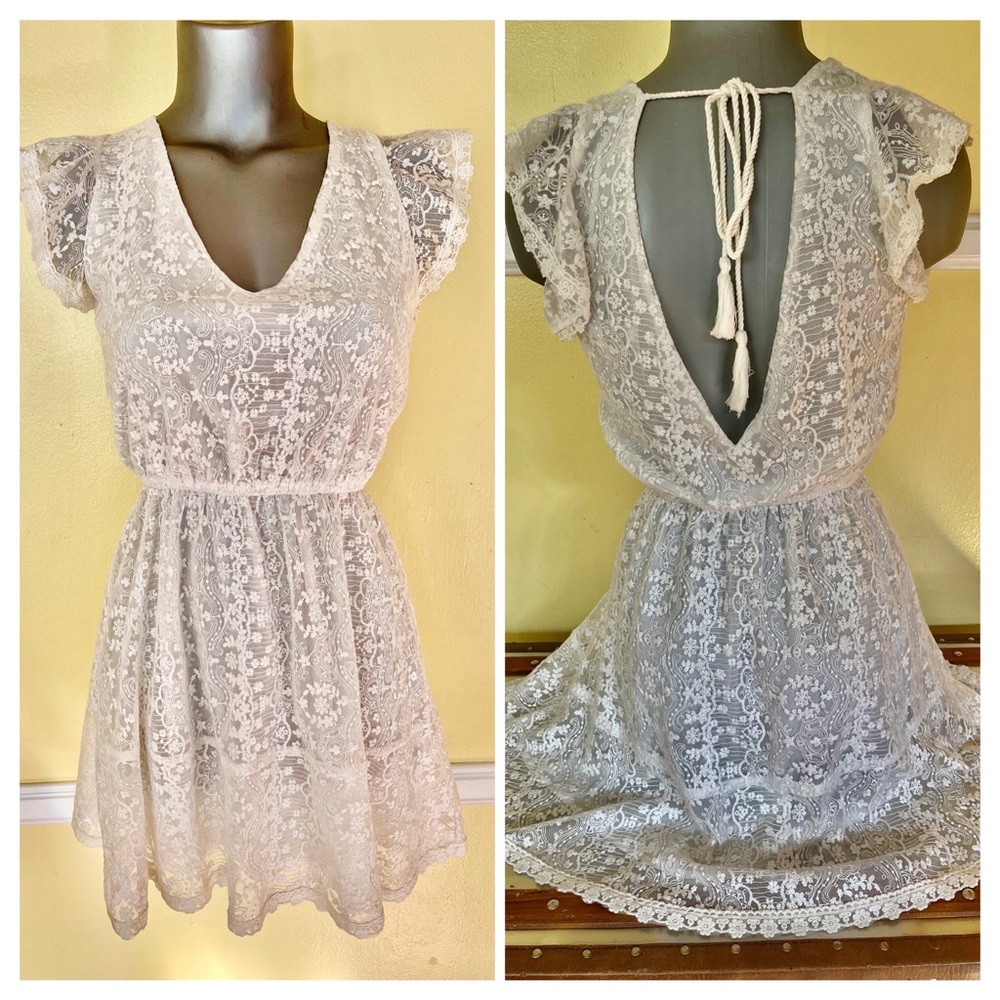 cupcakes and cashmere ivory lace dress v neck flutter sleeves sz xs